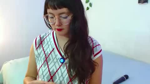 mily_baker online show from 03.04.25