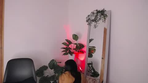 Mily Ortiz online show from 11.08.25