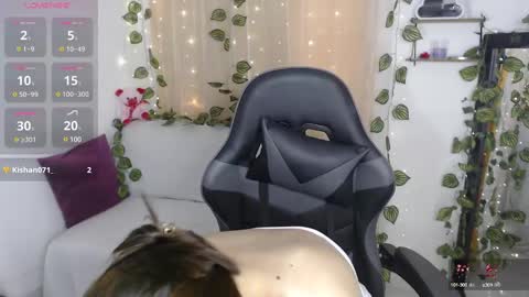 Snapshot of mily_thomson_b chatting on 02.27.25 Mily online show from 02.27.25