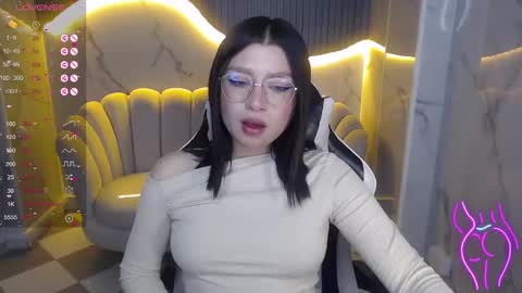 Snapshot of mily_thomson_b chatting on 10.12.25 Mily online show from 10.12.25