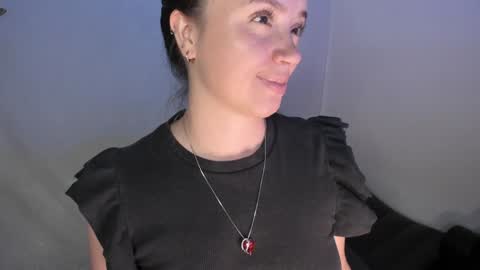 Snapshot of milysauria_ chatting on 12.28.24 Mily online show from 12.28.24