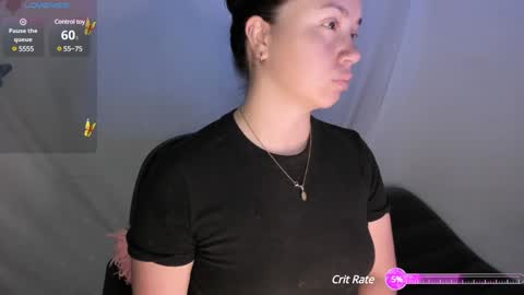 Snapshot of milysauria_ chatting on 02.05.25 Mily online show from 02.05.25