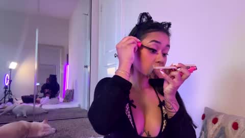 Snapshot of mimibabyxxx chatting on 10.23.25 Mimi Baby online show from 10.23.25