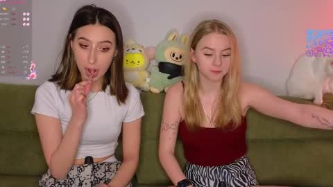 Snapshot of mimipaws chatting on 04.28.26 MilaBlack and StacyBlonde Today unboxing Lovens OMG online show from 04.28.26