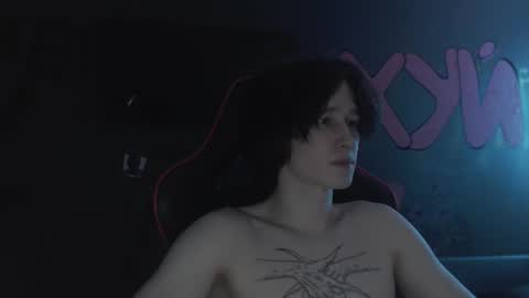 Snapshot of min1pekka chatting on 10.07.25 Max online show from 10.07.25