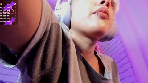 Minji online show from 01.16.25