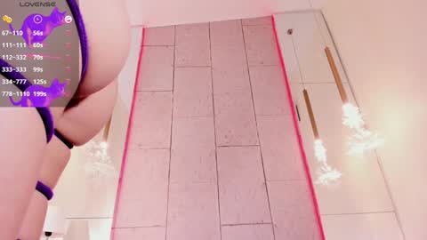 Minji online show from 01.19.25