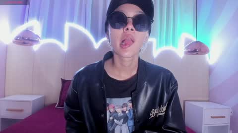 Minji online show from 01.28.25