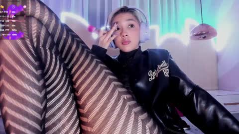 Minji online show from 01.28.25