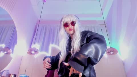 Minji online show from 01.29.25