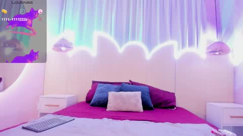 Minji online show from 02.24.25