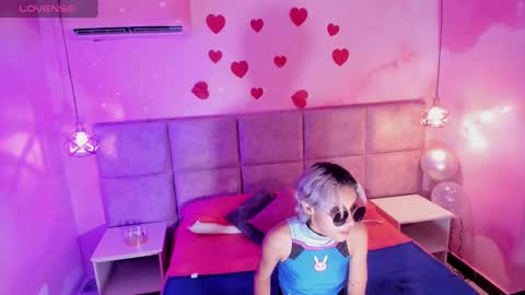 Minji online show from 03.05.25