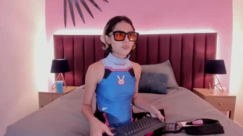 Minji online show from 09.11.25