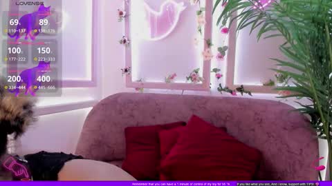 Minji online show from 09.27.25