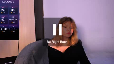 hi Im Mina  online show from 12.10.24