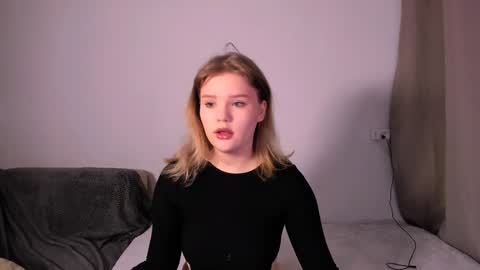 hi Im Mina  online show from 12.13.24