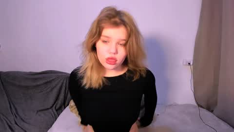 hi Im Mina  online show from 12.16.24