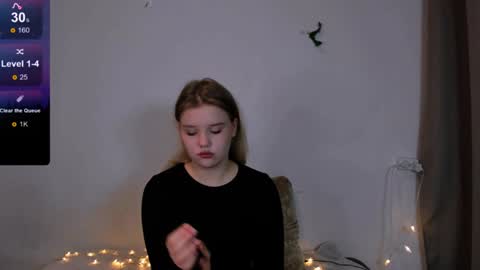 hi Im Mina  online show from 12.30.24