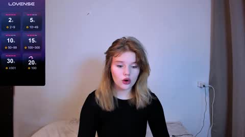 hi Im Mina  online show from 01.07.25