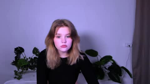 hi Im Mina  online show from 01.23.25