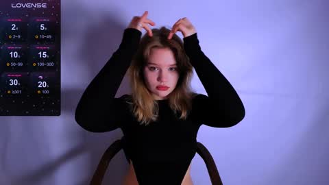 hi Im Mina  online show from 02.11.25