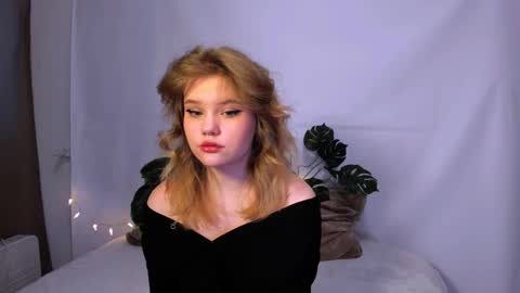 hi Im Mina  online show from 03.02.25