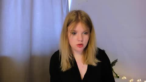 hi Im Mina  online show from 03.09.25