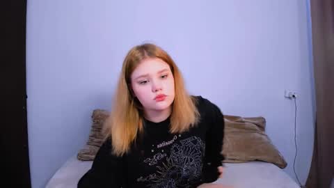 hi Im Mina  online show from 10.02.25