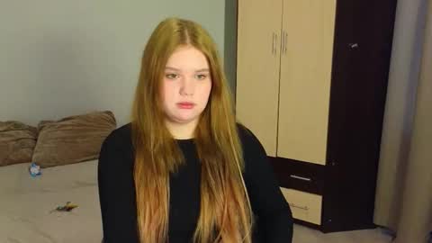 hi Im Mina  online show from 02.05.26