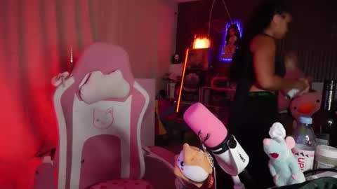 Snapshot of minamariebaby chatting on 04.15.26 MINA online show from 04.15.26