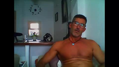 Snapshot of mindthestep chatting on 10.08.25 MIND online show from 10.08.25