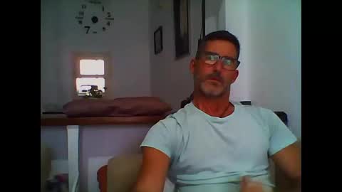 Snapshot of mindthestep chatting on 10.13.25 MIND online show from 10.13.25