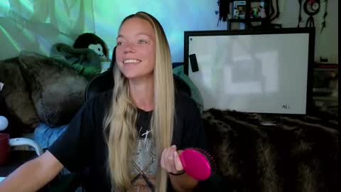 Mindy Mars online show from 09.24.25