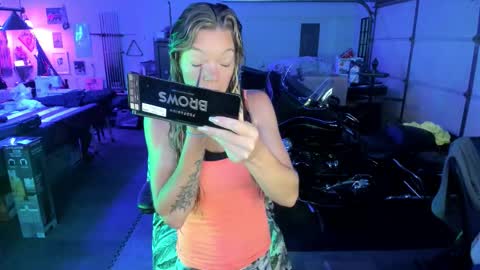 Mindy Mars online show from 10.10.25