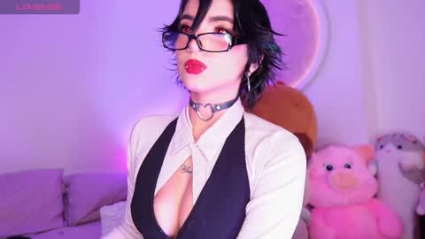 Snapshot of ming_yue_ chatting on 02.18.26 My name is Fer Nice to meet you give it a thumbs up please its important online show from 02.18.26