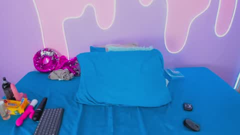 Snapshot of mingie_rouse chatting on 01.10.25 Mingie online show from 01.10.25