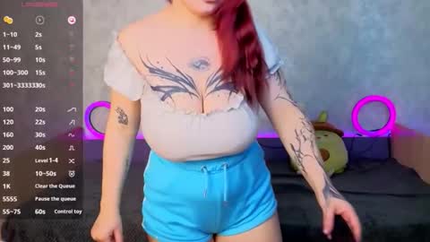 Snapshot of mini_lady2 chatting on 10.25.25 Ruby online show from 10.25.25