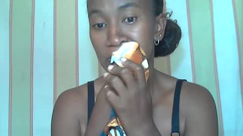 minouch211907 online show from 02.20.25