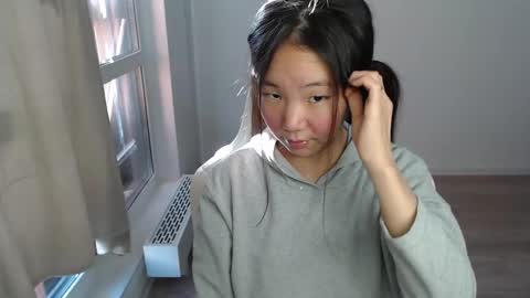 Snapshot of mira_g chatting on 02.21.25 mira_g online show from 02.21.25