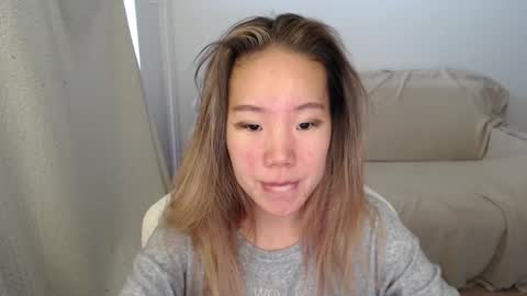 Snapshot of mira_g chatting on 09.17.25 mira_g online show from 09.17.25