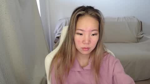 Snapshot of mira_g chatting on 09.18.25 mira_g online show from 09.18.25