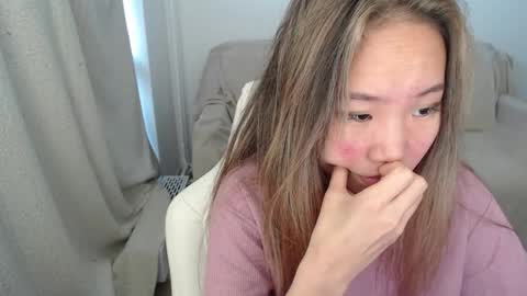 Snapshot of mira_g chatting on 09.19.25 mira_g online show from 09.19.25