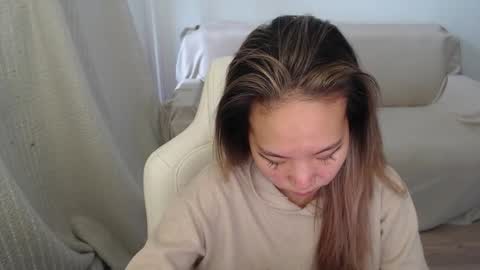 Snapshot of mira_g chatting on 09.22.25 mira_g online show from 09.22.25