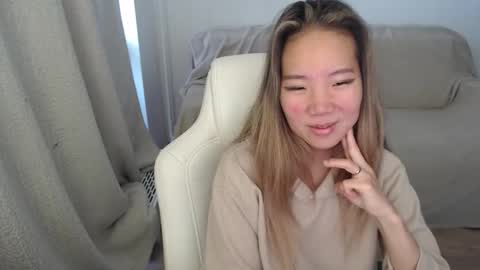 Snapshot of mira_g chatting on 09.23.25 mira_g online show from 09.23.25