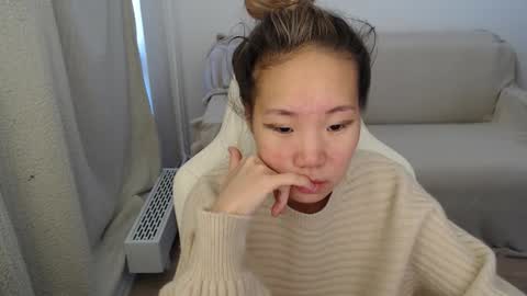 Snapshot of mira_g chatting on 09.29.25 mira_g online show from 09.29.25