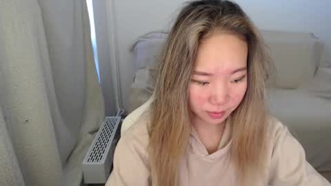 Snapshot of mira_g chatting on 10.01.25 mira_g online show from 10.01.25