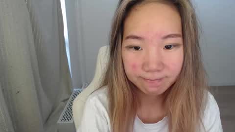 Snapshot of mira_g chatting on 10.06.25 mira_g online show from 10.06.25