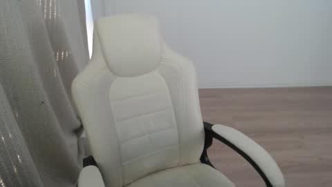 Snapshot of mira_g chatting on 10.08.25 mira_g online show from 10.08.25