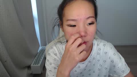 Snapshot of mira_g chatting on 10.16.25 mira_g online show from 10.16.25