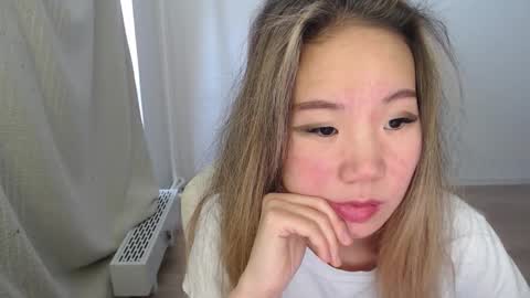 Snapshot of mira_g chatting on 10.20.25 mira_g online show from 10.20.25